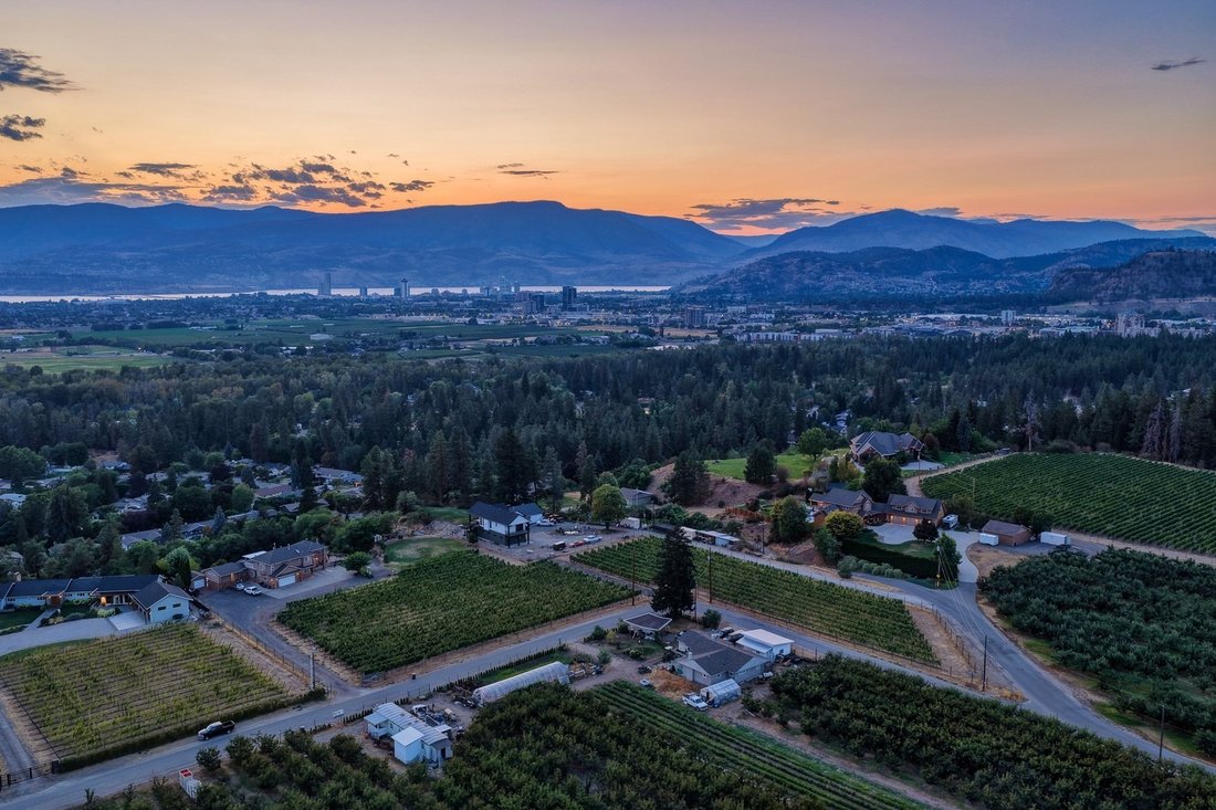 Casa a Kelowna, Columbia Britannica, Canada 3 - 18738013