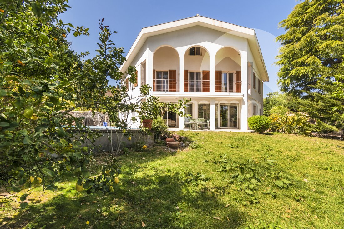House in Hyeres, Provence-Alpes-Côte d'Azur, France 1 - 18733659