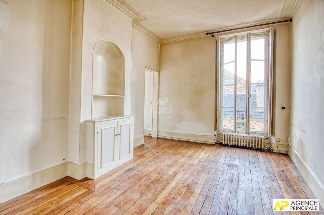 Apartment in Domaine National du Château, Versailles, France 3 - 18733442