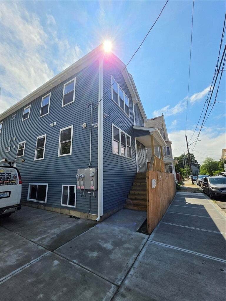 Altro a Cranston, Rhode Island, Stati Uniti 3 - 18734592