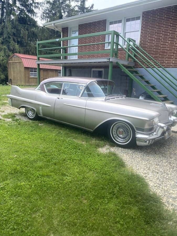 Sedan in Glendale, United States 1 - 18739235