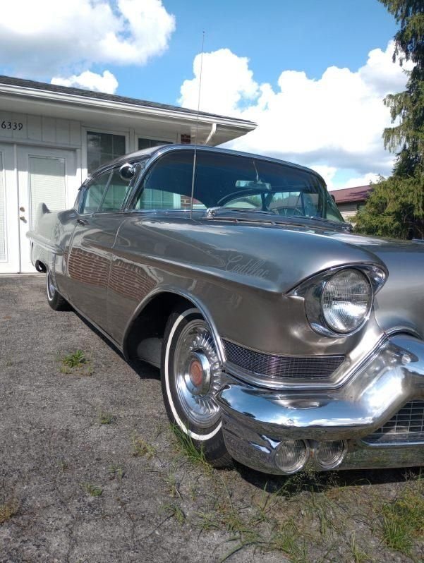 Sedan in Glendale, United States 3 - 18739235