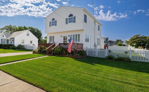 Maison à Amityville, État de New York, États-Unis 1