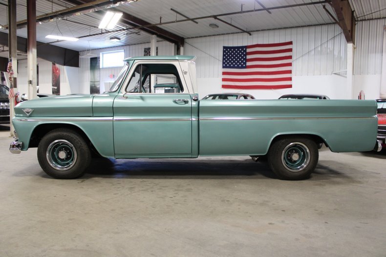 Pickup in Traverse City, United States 3 - 18739226