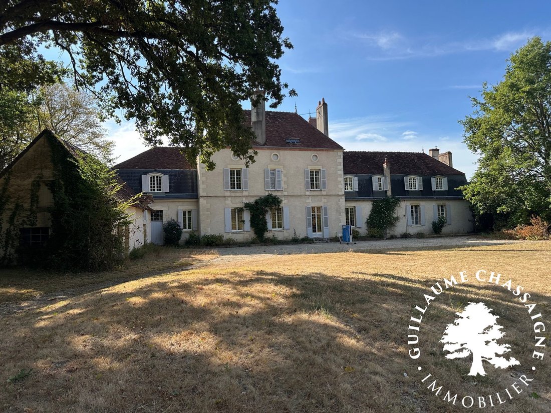 Chateau in Colombier-Cité Scolaire, Vierzon, Frankreich 3 - 18738218