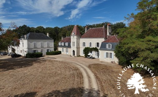 Château à Colombier-Cité Scolaire, Vierzon, France 1