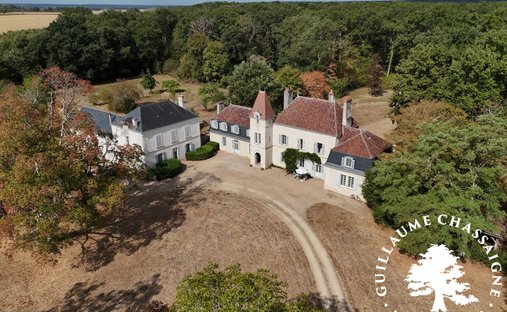 Chateau in Colombier-Cité Scolaire, Vierzon, Frankreich 1