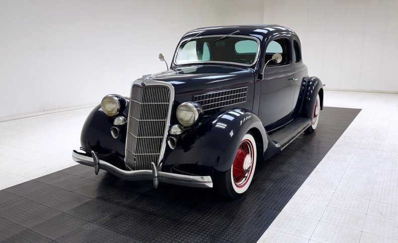 Coupe in Morgantown, United States 1 - 18739094
