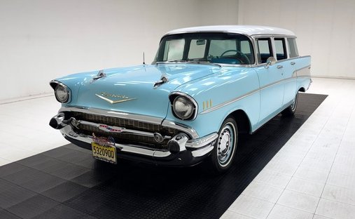 350ci 4bbl V8/TH350 Auto/Heat &amp; AC/Power Drum Brakes/Iconic Tri-5 Styling in Morgantown, United States 1