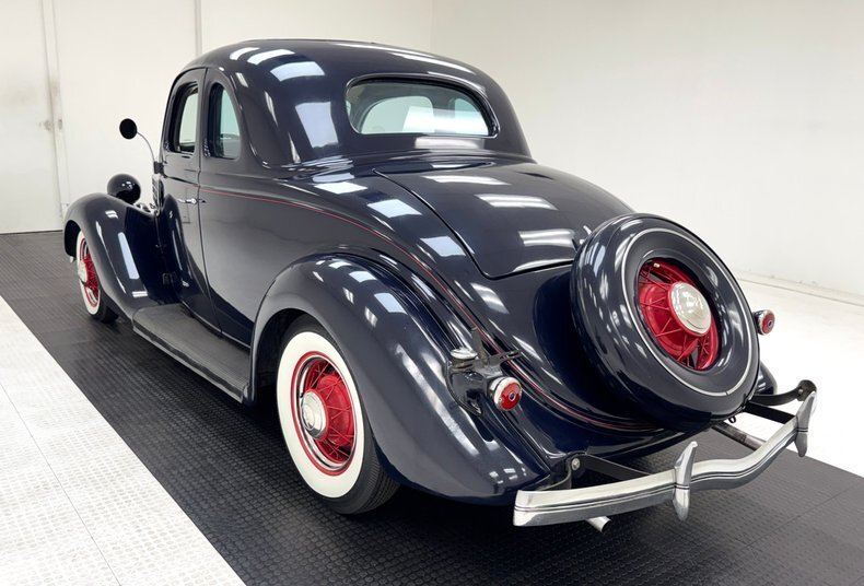 Coupe in Morgantown, United States 3 - 18739094