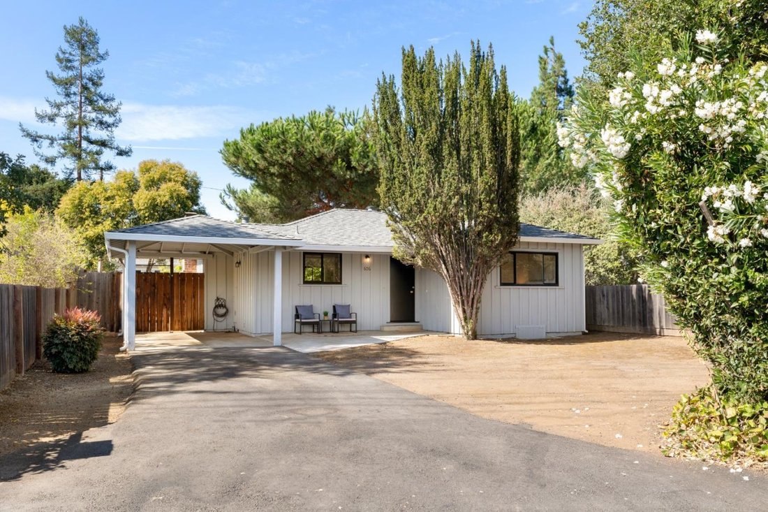 House in Los Altos Hills, California, United States 1 - 18738636
