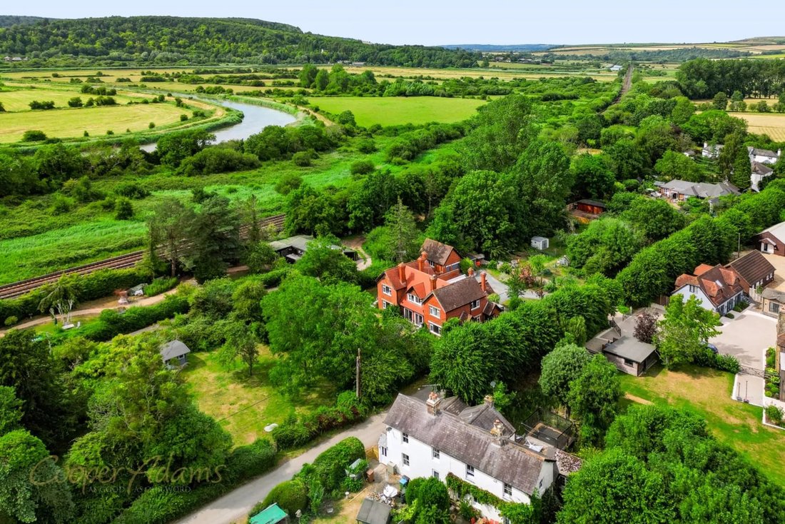 House in Warningcamp, England 2 - 18402833