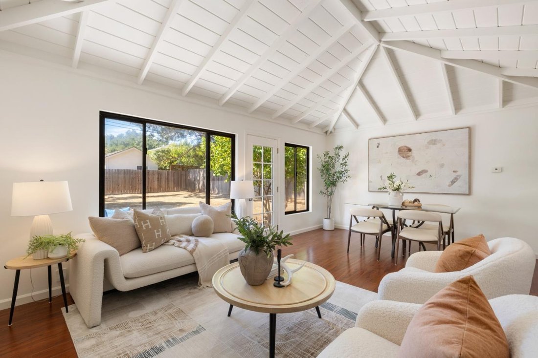House in Los Altos Hills, California, United States 5 - 18738636