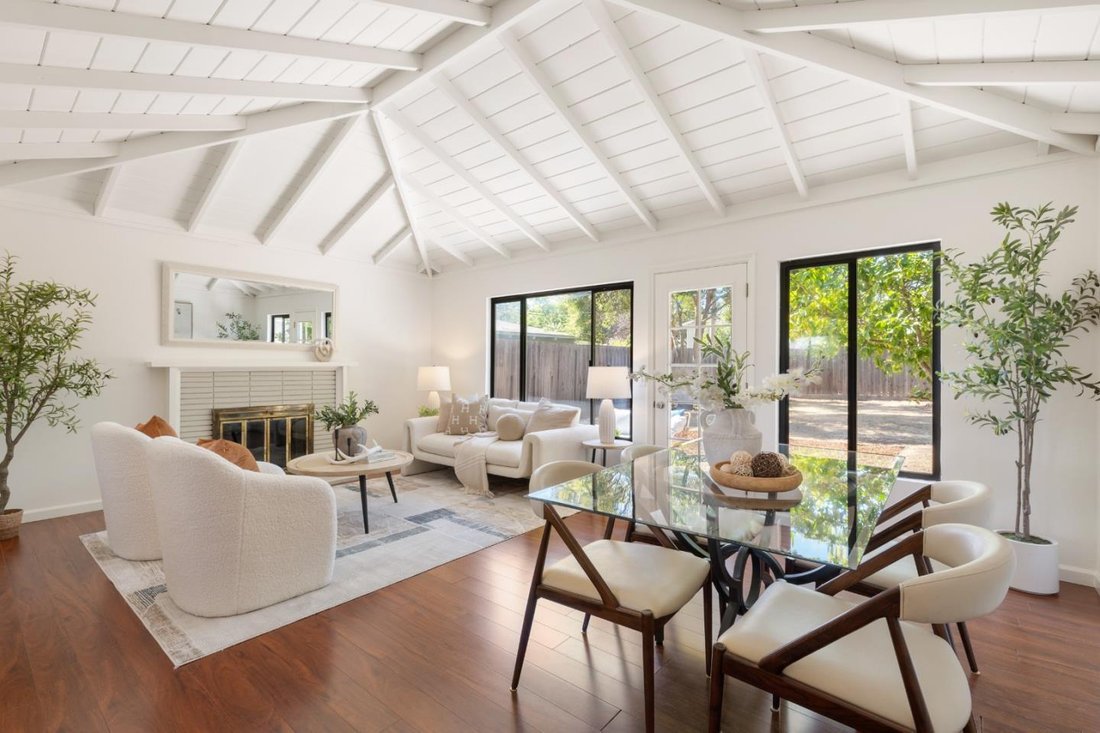 House in Los Altos Hills, California, United States 4 - 18738636