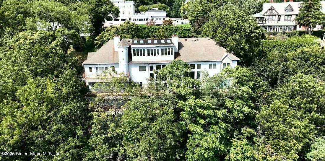 House in New York, New York, United States 4 - 18738424