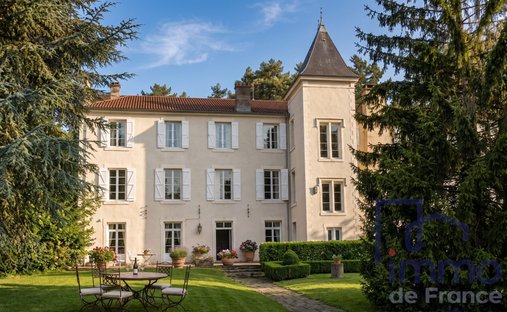 Haus in L'Etrat, Auvergne-Rhone-Alpen, Frankreich 1