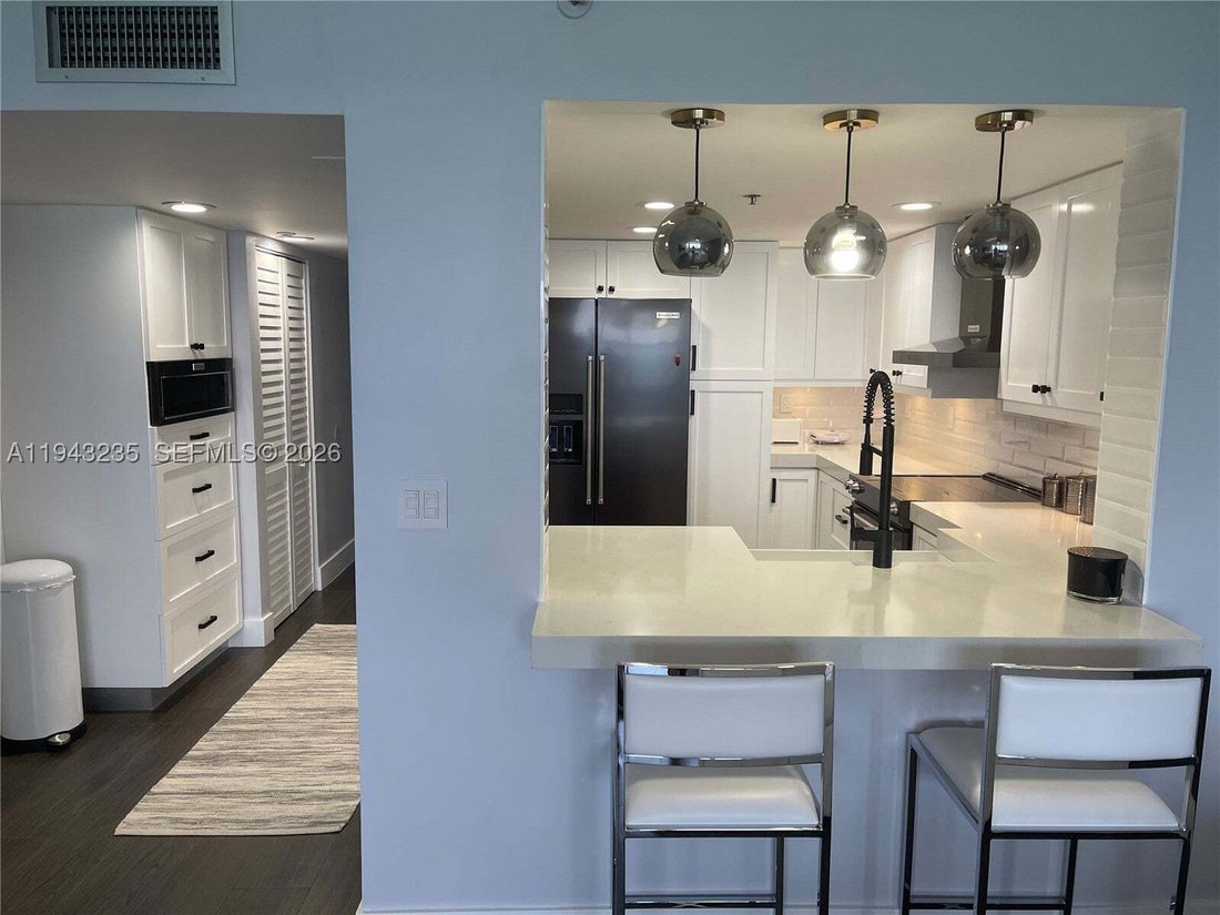 Condo in Miami Beach, Florida, United States 3 - 16913857