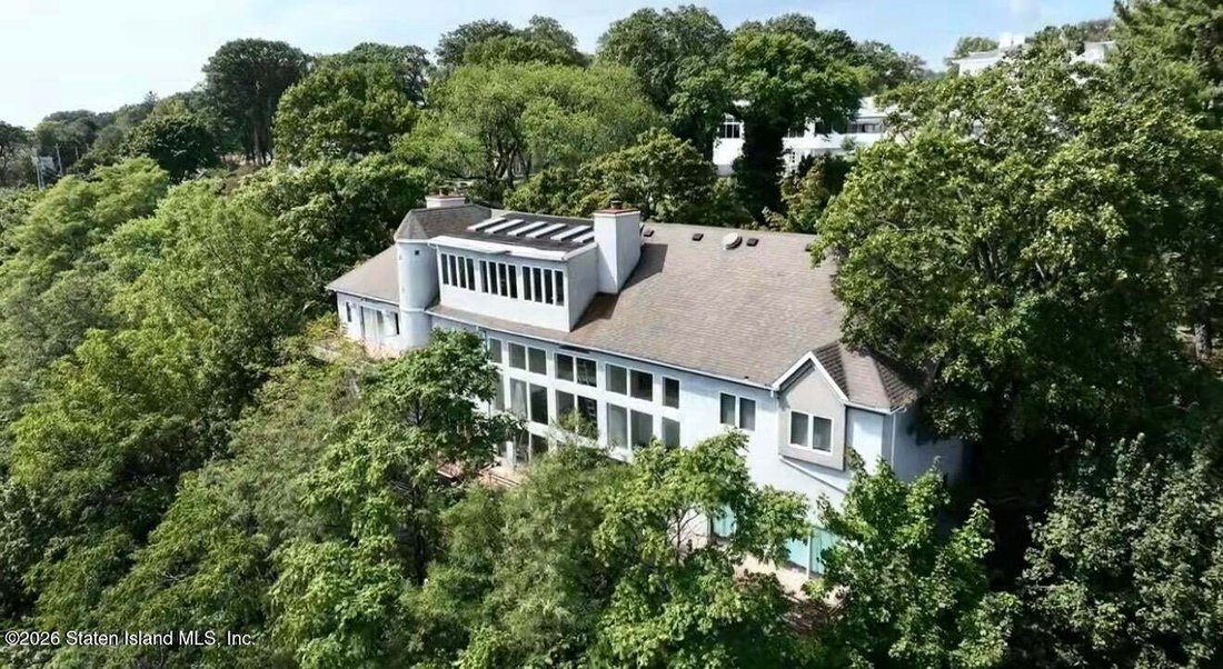 House in New York, New York, United States 1 - 18738424