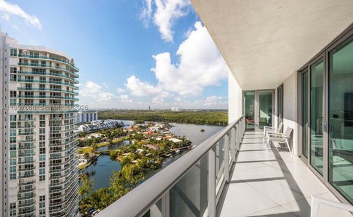 Condo in Sunny Isles Beach, Florida, United States 1