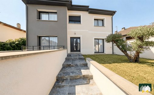 Maison à Sud Ouest, Luisant, France 1