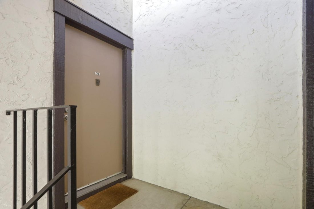 Condominio a East Palo Alto, California, Stati Uniti 4 - 18738635