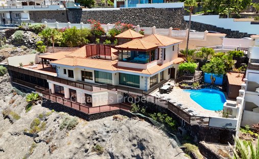 Villa in Acantilados de Los Gigantes, Canary Islands, Spain 1