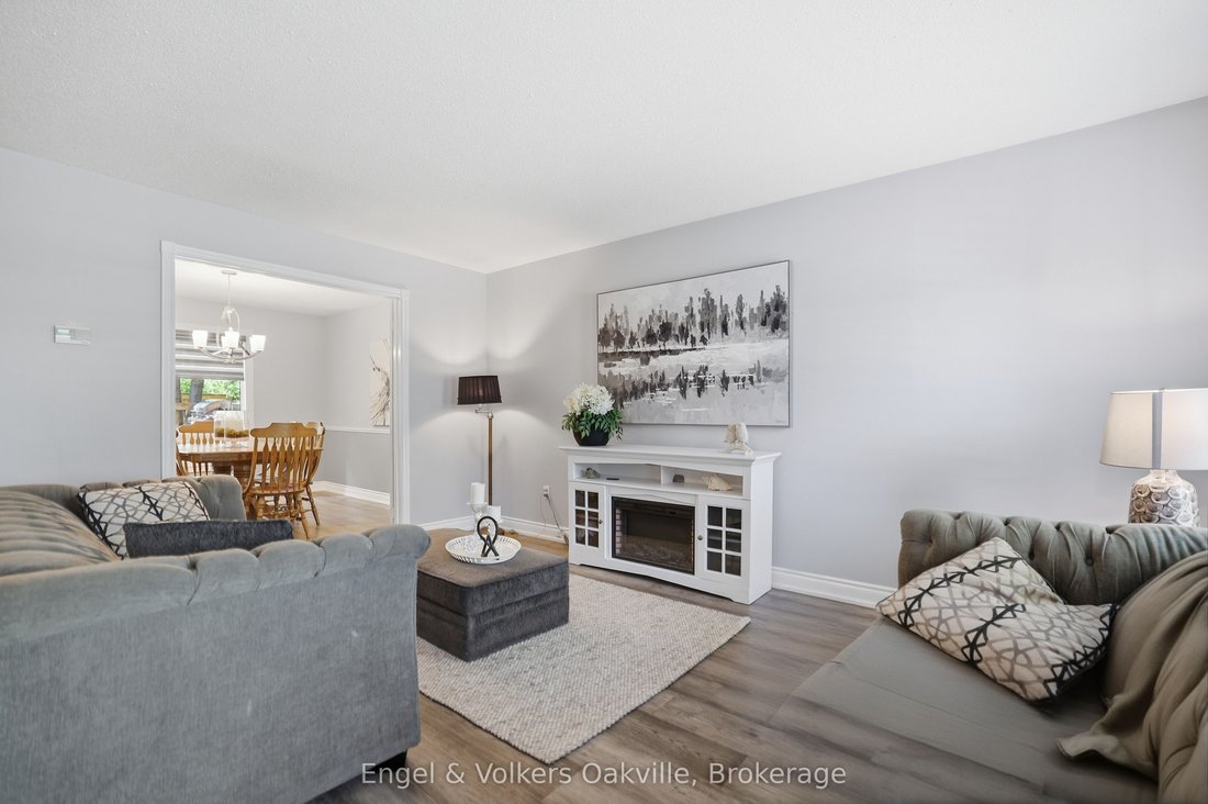 House in Oakville, Ontario, Canada 3 - 18739556