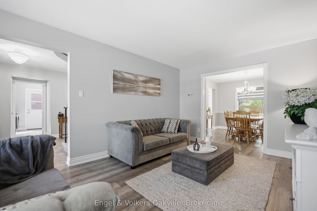 House in Oakville, Ontario, Canada 4 - 18739556