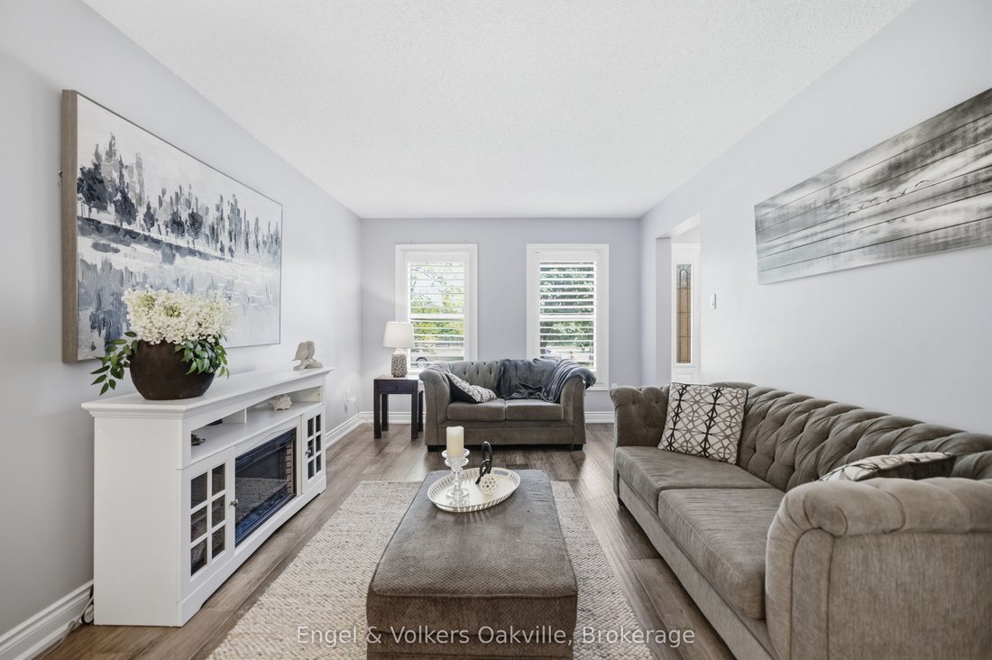 House in Oakville, Ontario, Canada 5 - 18739556