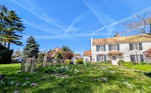 Haus in Neauphle-le-Château, Île-de-France, Frankreich 1
