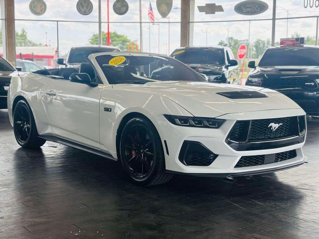 Cabriolet in Detroit, MI, United States 5 - 18555646
