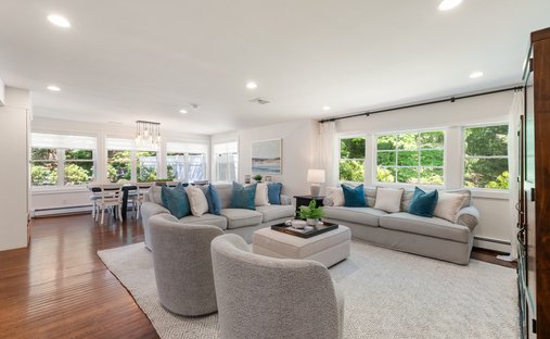 House in Westwood, Massachusetts, United States 1