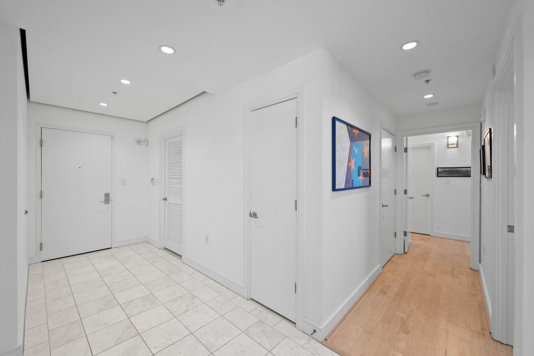 Condo in Chevy Chase, Maryland, United States 3 - 18739856