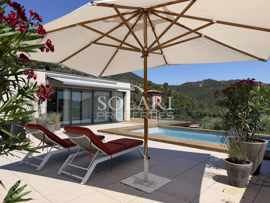 Maison à Théoule-sur-Mer, Provence-Alpes-Côte d'Azur, France 2 - 15784430