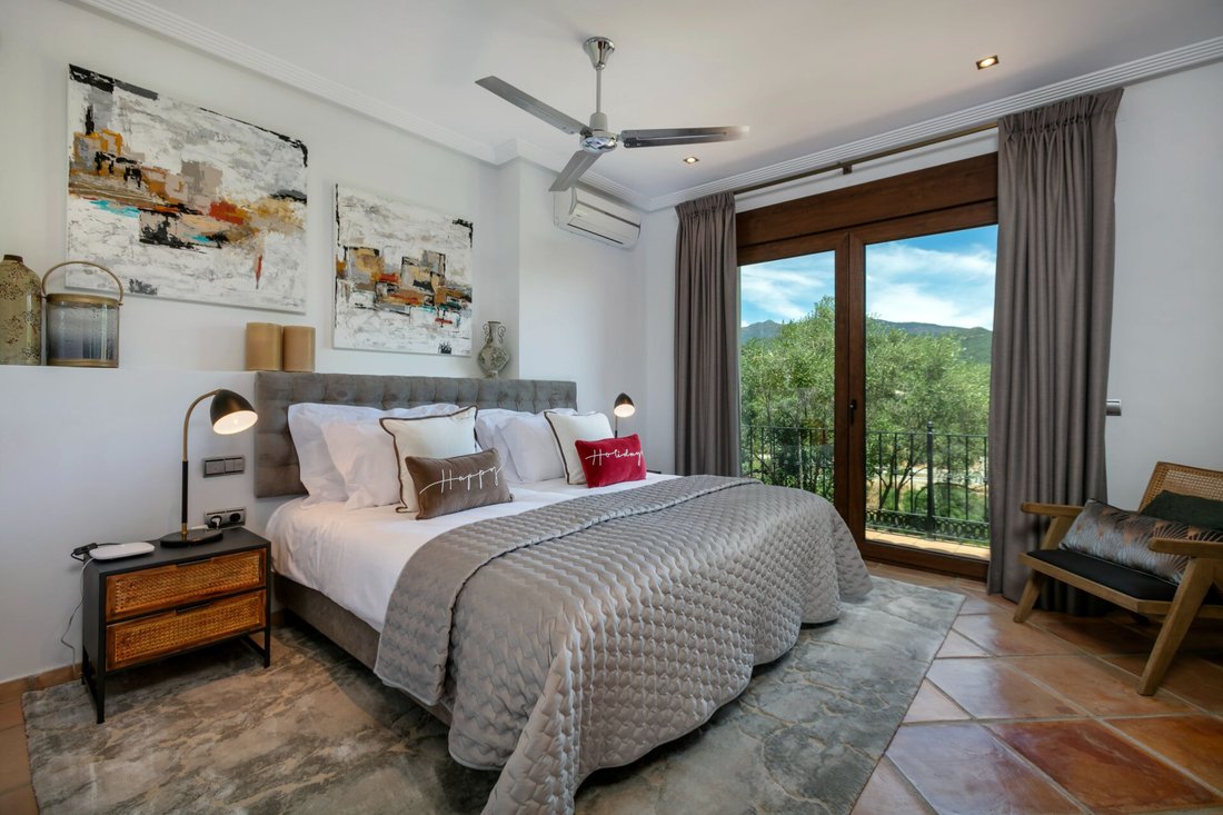 Villa in Benahavis, Andalusia, Spain 3 - 18739786