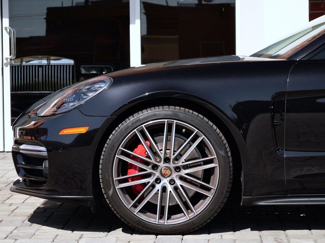 Coupe in Beverly Hills, CA, United States 5 - 18730902