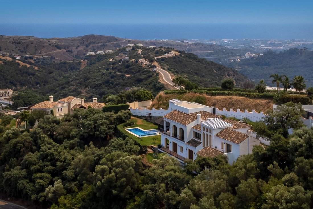 Villa in Benahavis, Andalusia, Spain 1 - 18739786