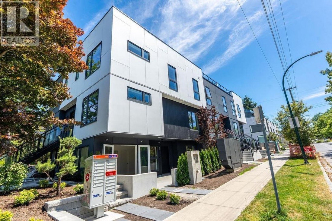House in Vancouver, British Columbia, Canada 2 - 18739635
