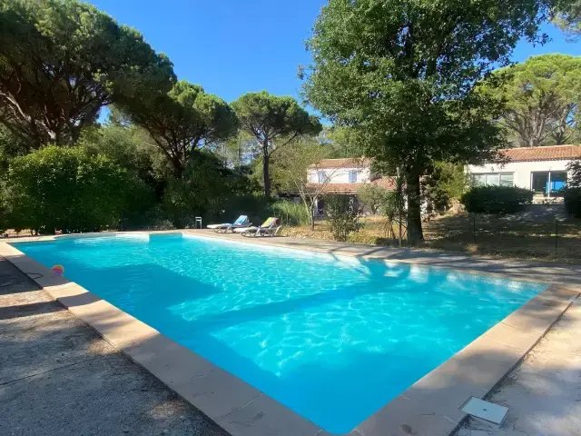 Villa en Besse-sur-Issole, Provenza-Alpes-Costa Azul, Francia 3 - 16475705
