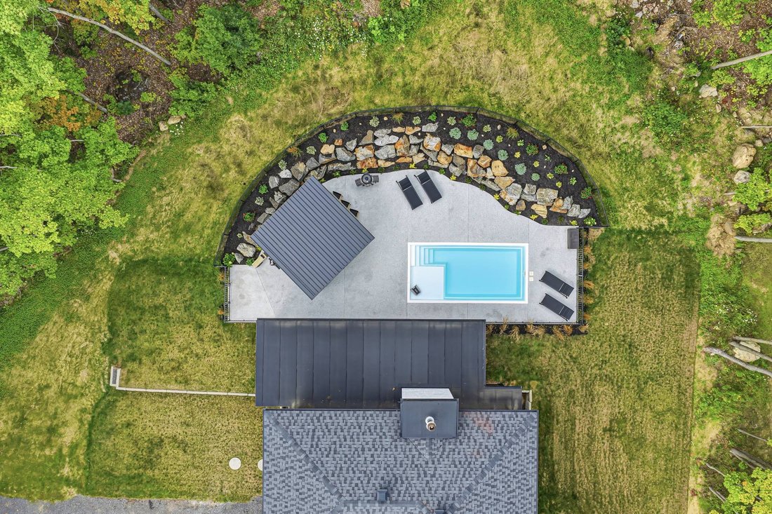 House in Sainte-Mélanie, Quebec, Canada 3 - 18739632