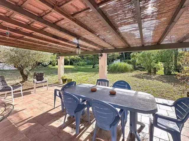 Villa en Besse-sur-Issole, Provenza-Alpes-Costa Azul, Francia 4 - 16475705