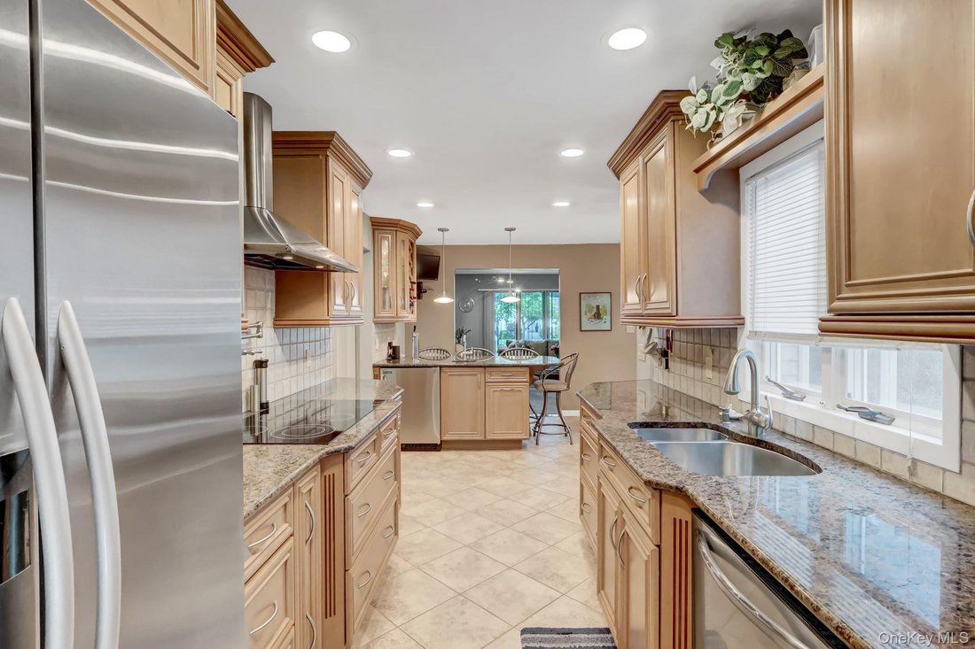 Casa en West Islip, Nueva York, Estados Unidos 4 - 18739515