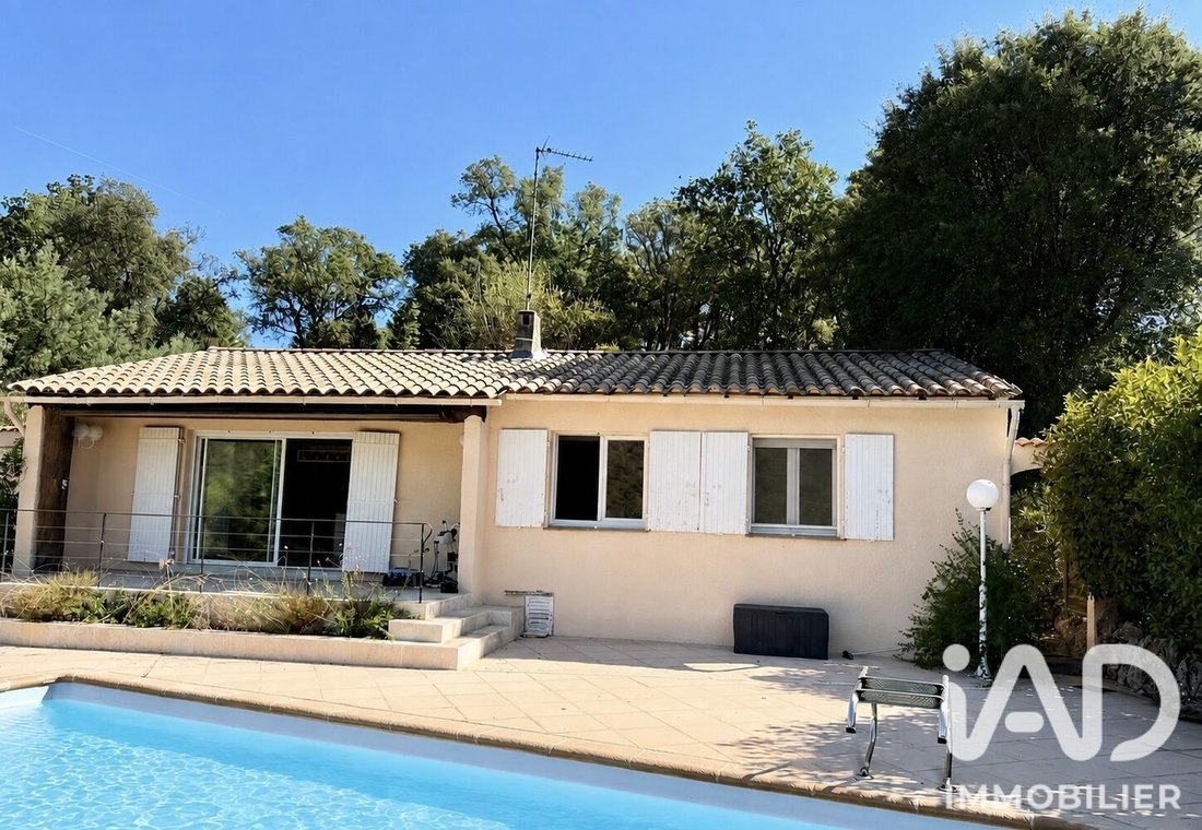 Casa en Bagnols-en-Forêt, Provenza-Alpes-Costa Azul, Francia 1 - 18741579