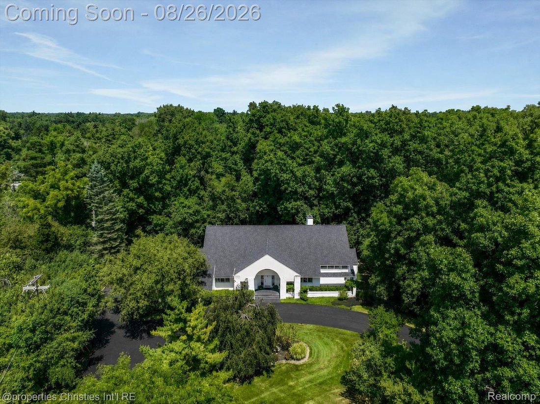 House in Beverly Hills, Michigan, United States 1 - 18739828