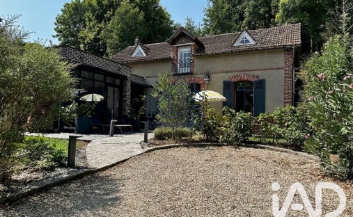 Maison à Jouy, Centre-Val de Loire, France 1