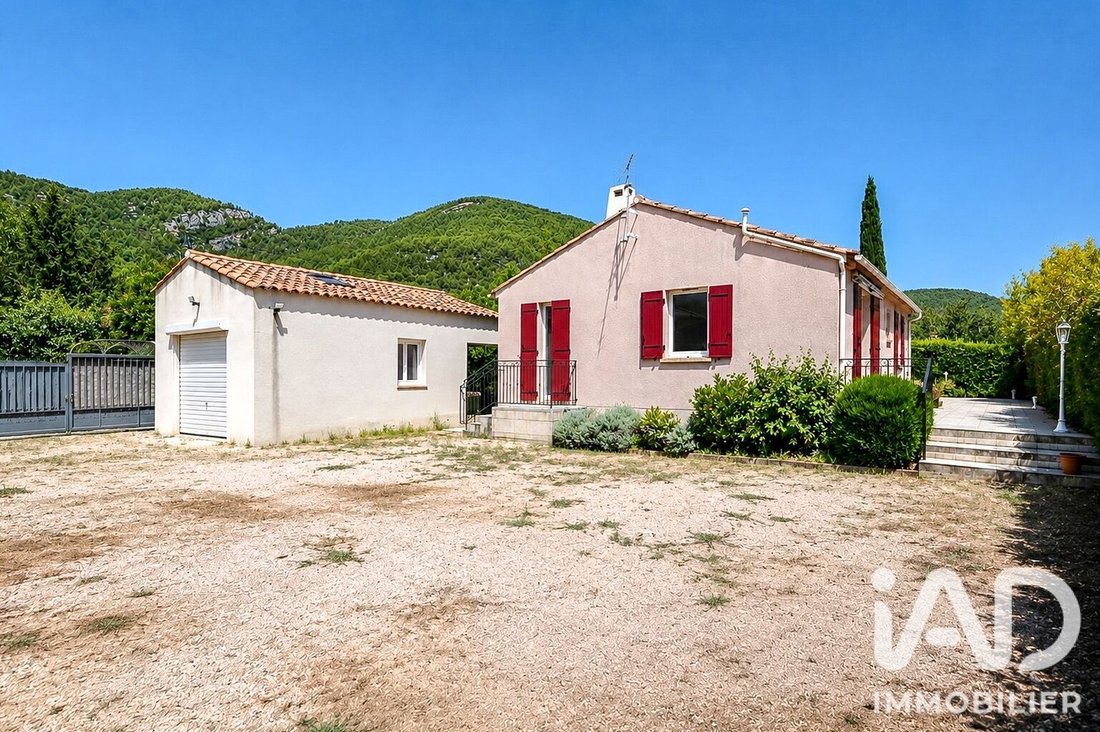 Casa a Cuges-les-Pins, Provenza-Alpi-Costa Azzurra, Francia 1 - 18741409