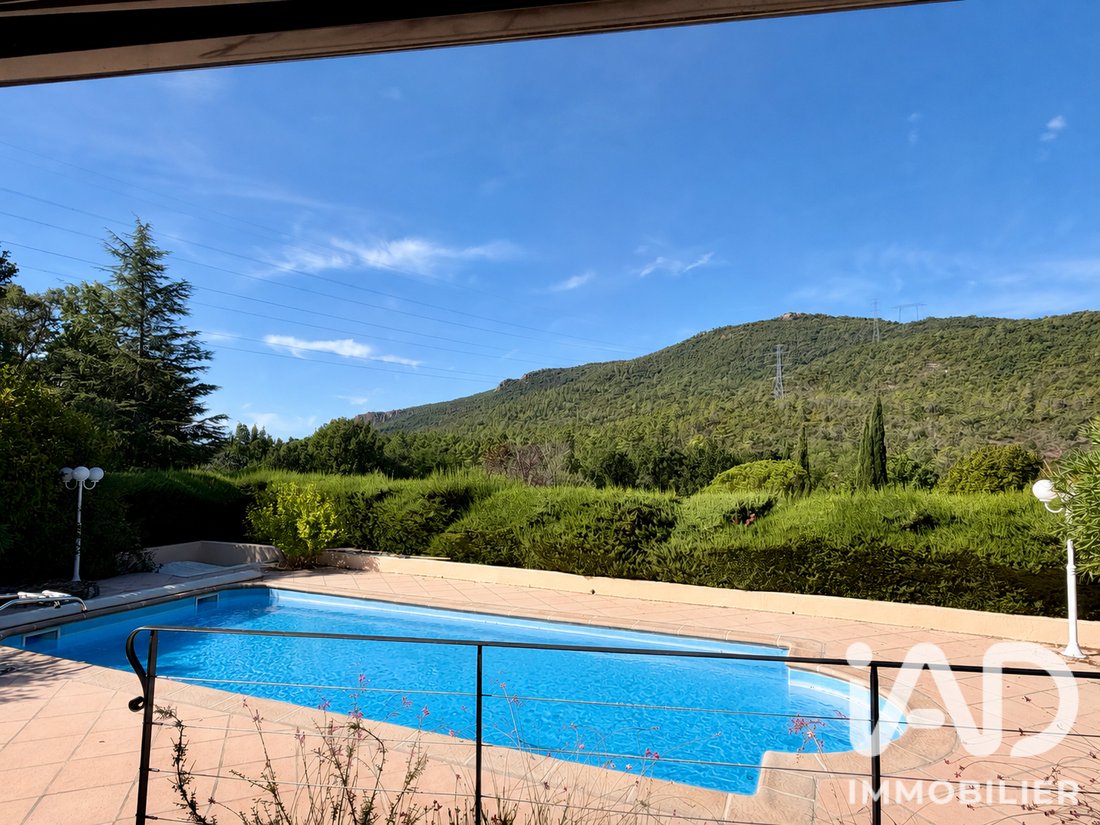 Casa en Bagnols-en-Forêt, Provenza-Alpes-Costa Azul, Francia 3 - 18741579
