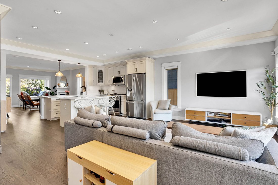 House in North Vancouver, British Columbia, Canada 3 - 18739595