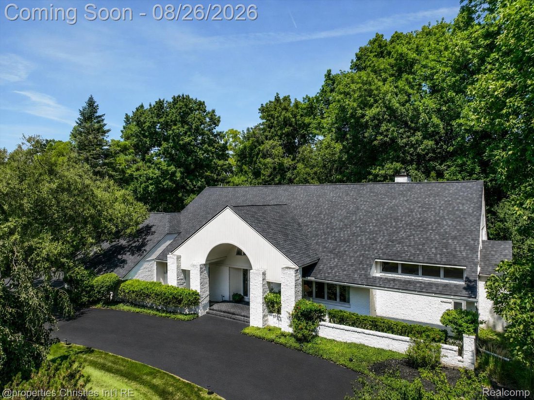 House in Beverly Hills, Michigan, United States 2 - 18739828