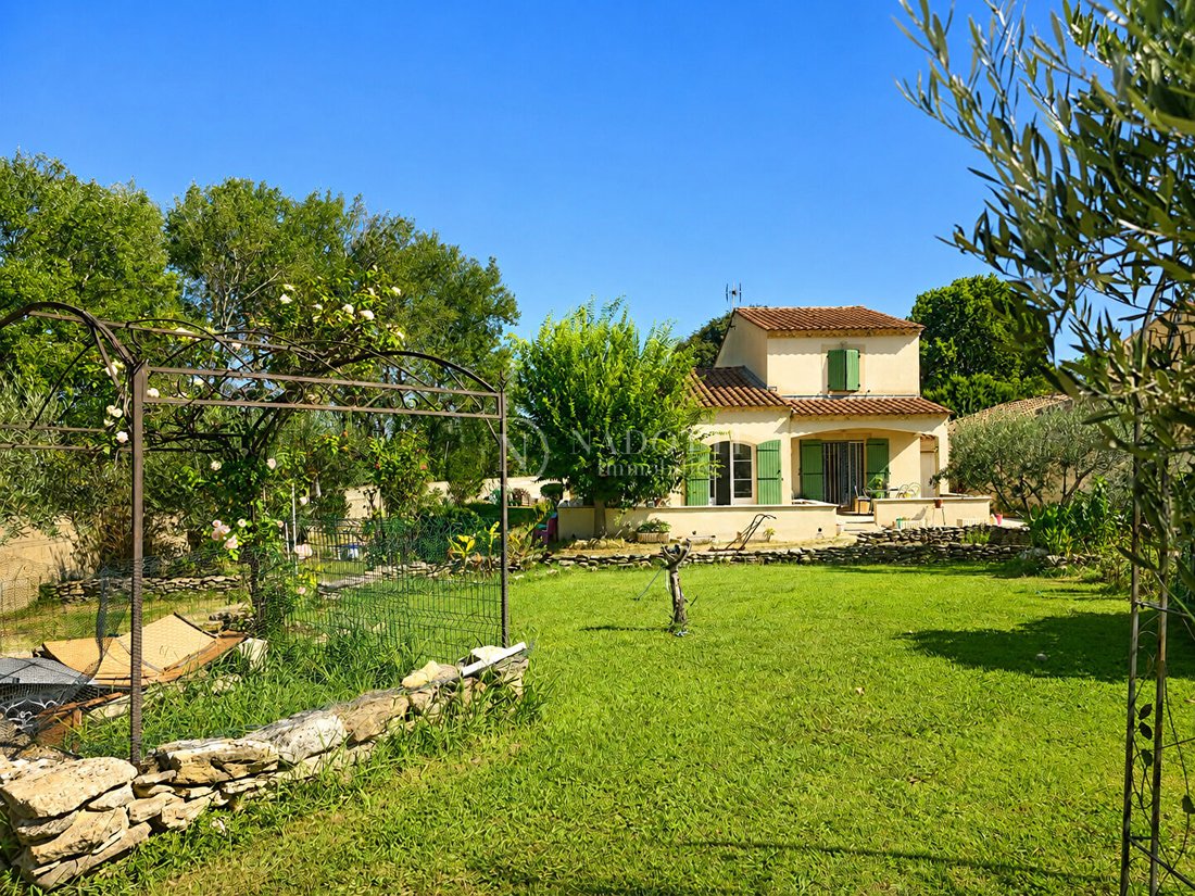 Maison à Robion, Provence-Alpes-Côte d'Azur, France 1 - 18739584
